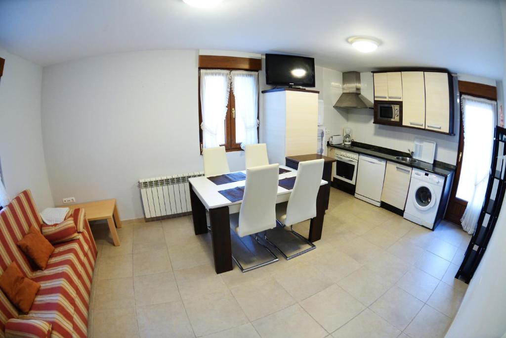 2 bedrooms appartement with sea view private pool and enclosed garden at Mogro 1 km away from the beach photo 3