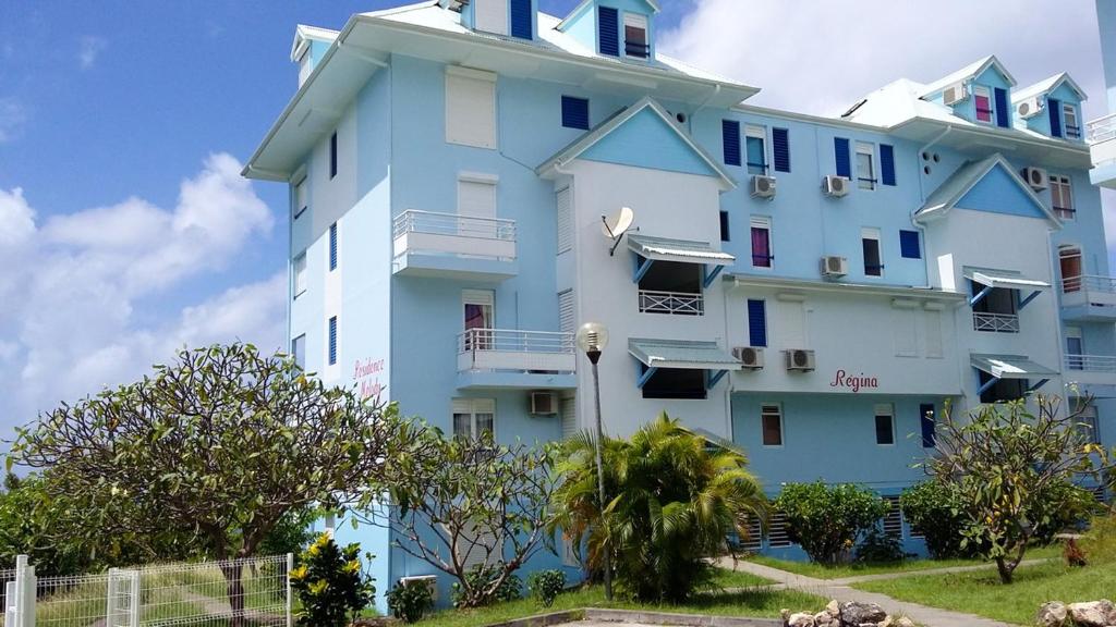 Appartement d'une chambre avec vue sur la mer piscine partagee et balcon amenage a Sainte Anne a 1 km de la plage photo 4