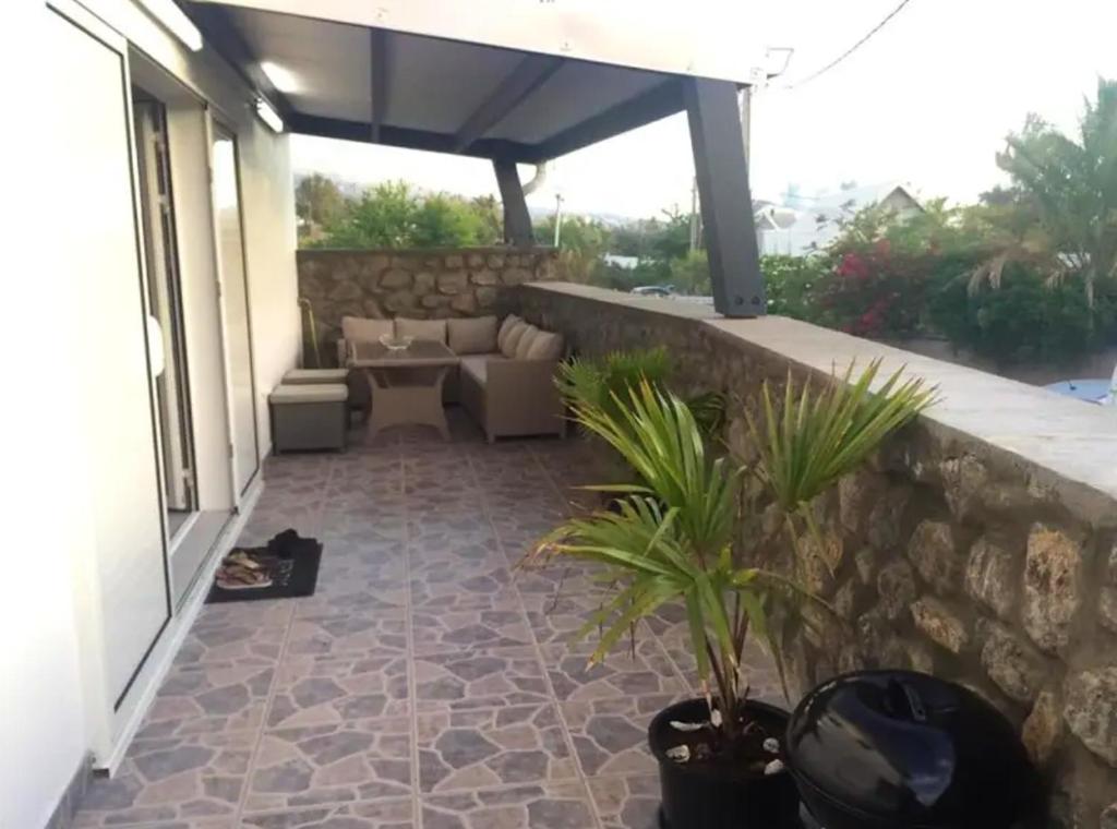 Appartement d'une chambre a Les trois bassins a 100 m de la plage avec jacuzzi jardin clos et wifi photo 1