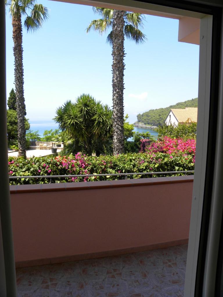 3 bedrooms appartement at Maratea 30 m away from the beach with sea view furnished balcony and wifi
