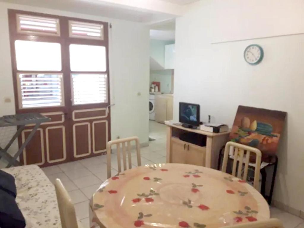 Appartement de 2 chambres avec jardin clos et wifi a Le Lamentin photo 3