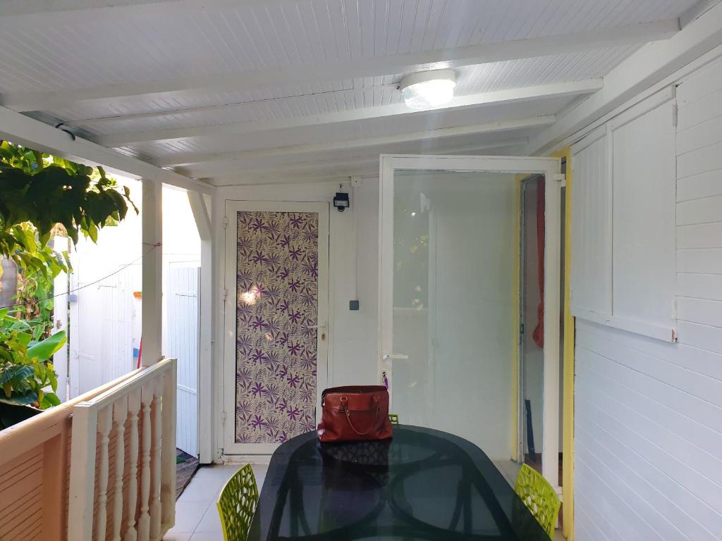 Bungalow d'une chambre avec terrasse amenagee et wifi a Morne a l'Eau a 8 km de la plage photo 2