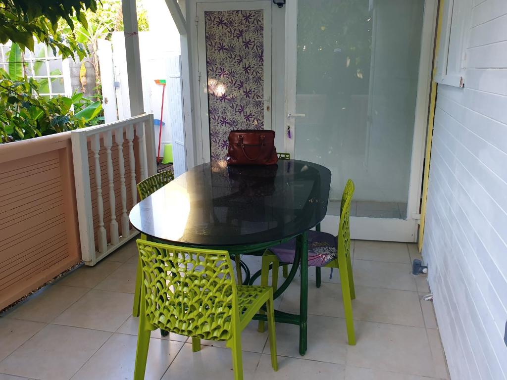 Bungalow d'une chambre avec terrasse amenagee et wifi a Morne a l'Eau a 8 km de la plage photo 4