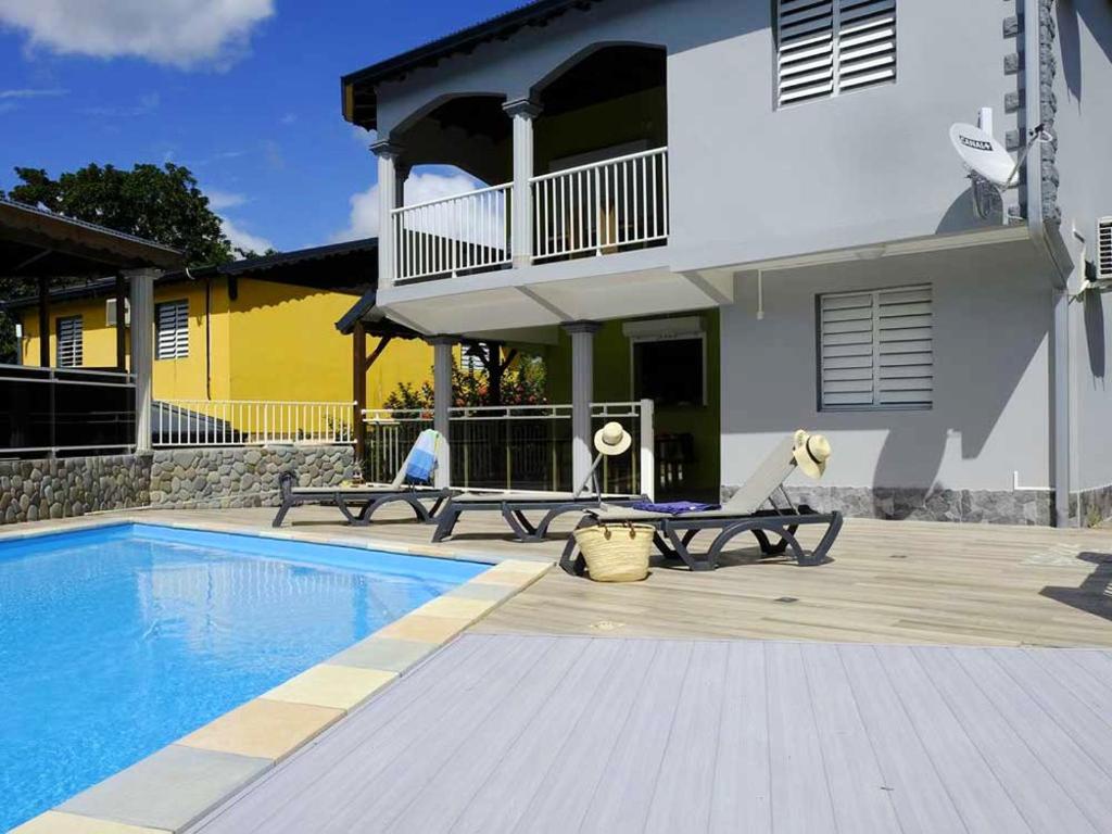 Appartement d'une chambre avec piscine partagee jacuzzi et jardin clos a Lamentin photo 2