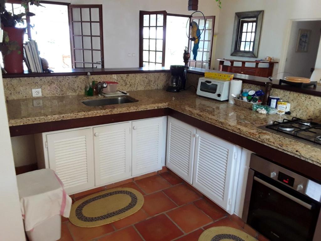 3 bedrooms villa with sea view private pool and enclosed garden at Saint Martin 2 km away from the beach photo 4