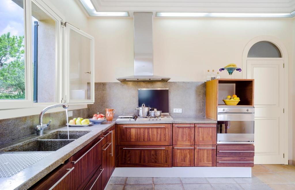 3 bedrooms villa with sea view private pool and enclosed garden at Sant Llorenc des Cardassar photo 3