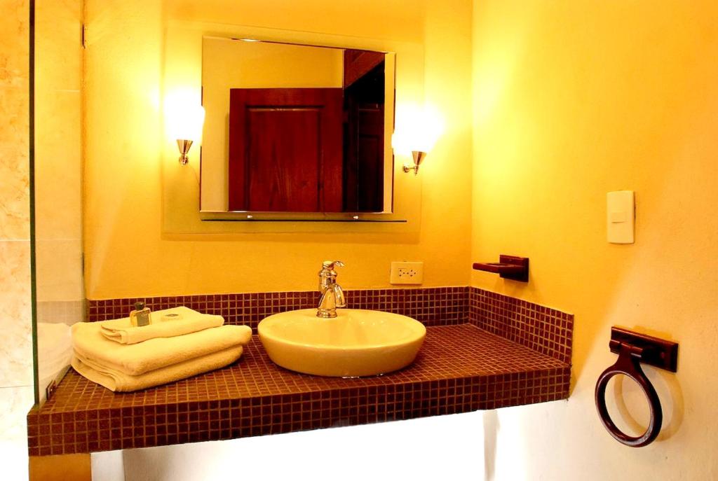 7 bedrooms house with sea view jacuzzi and furnished terrace at Saint Domingue photo 2