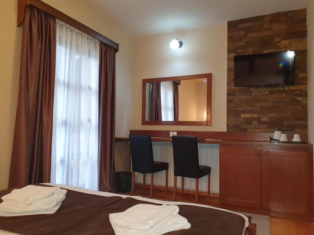 Hotel Tara photo 2