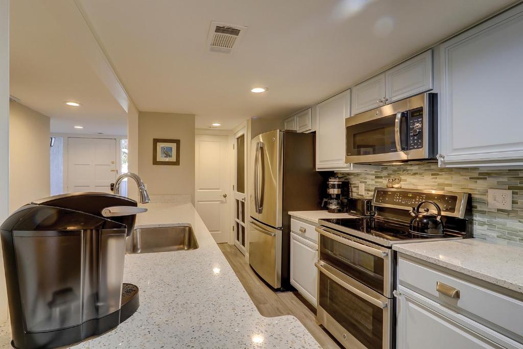 252 Stoney Creek 3 BR Condo Sea Pines image