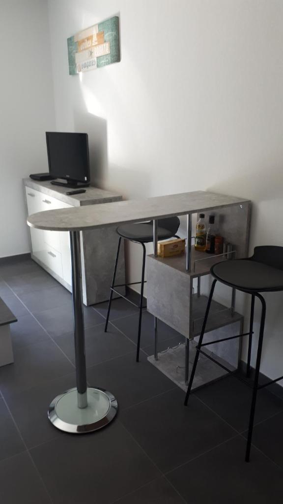 charmant studio dans résidence neuve et calme