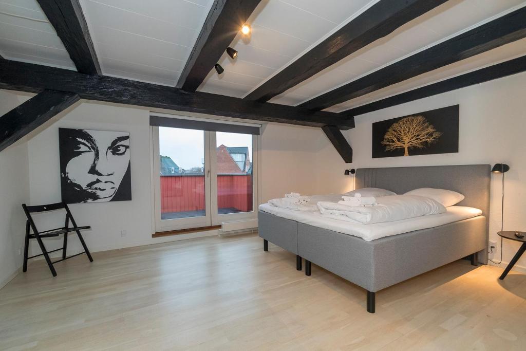 Modern Luxury Penthouse photo 2