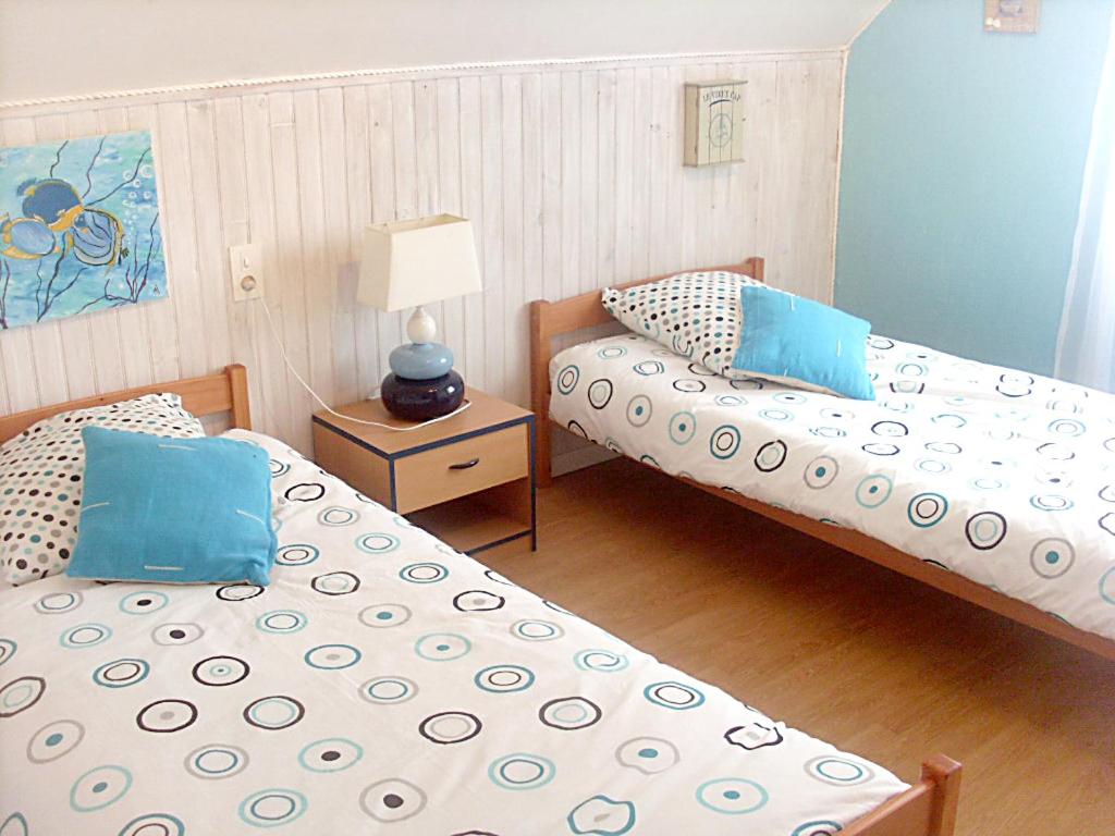 Maison de 4 chambres a Cleder a 500 m de la plage avec jardin clos et wifi photo 4