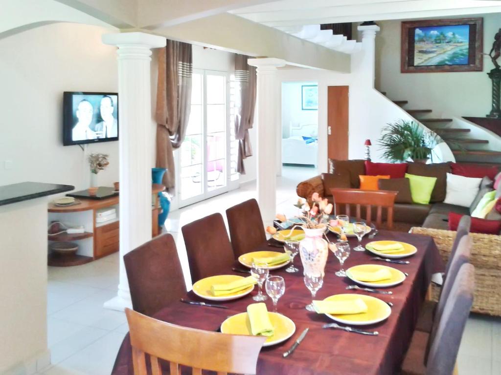 Villa de 3 chambres avec piscine privee jardin clos et wifi a Saint Francois a 3 km de la plage photo 4