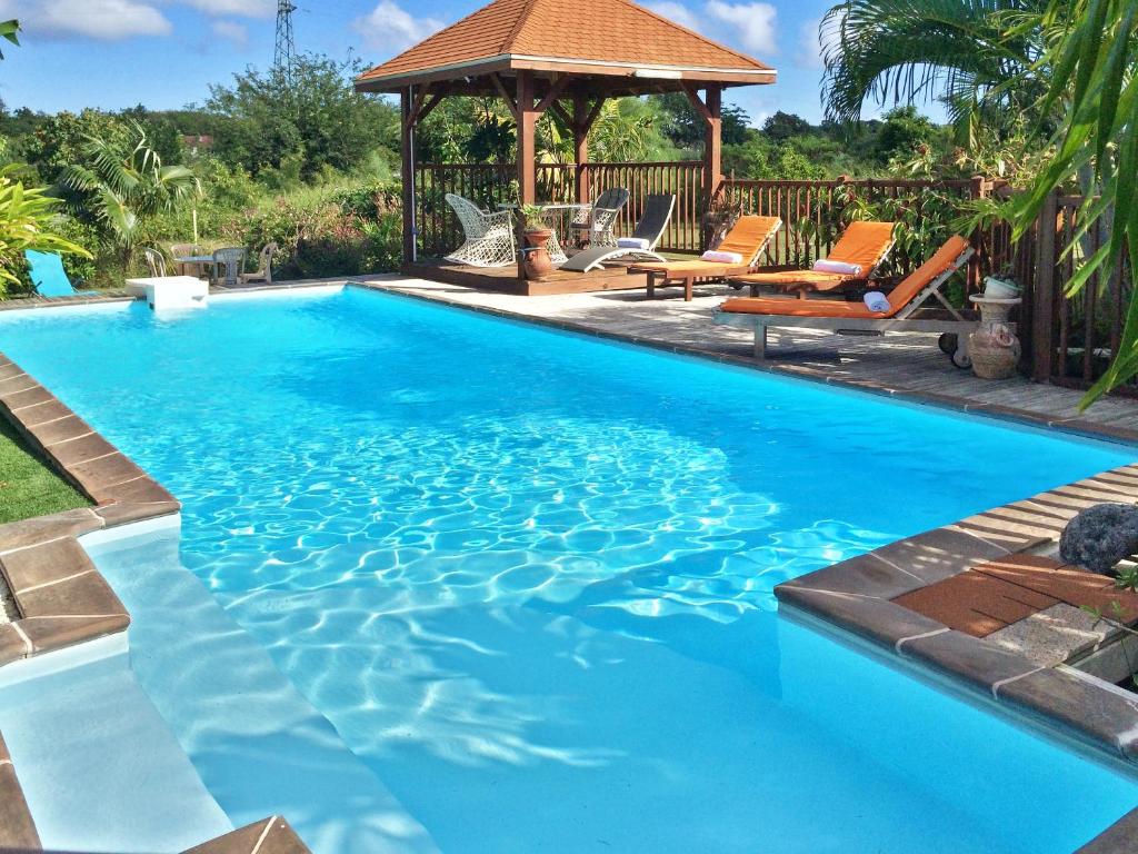 Villa de 3 chambres avec piscine privee jardin clos et wifi a Saint Francois a 3 km de la plage