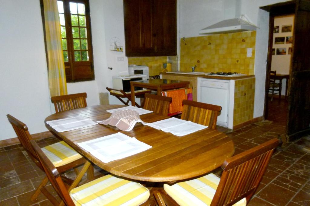 Villa de 2 chambres avec piscine privee jardin clos et wifi a Ornezan photo 2