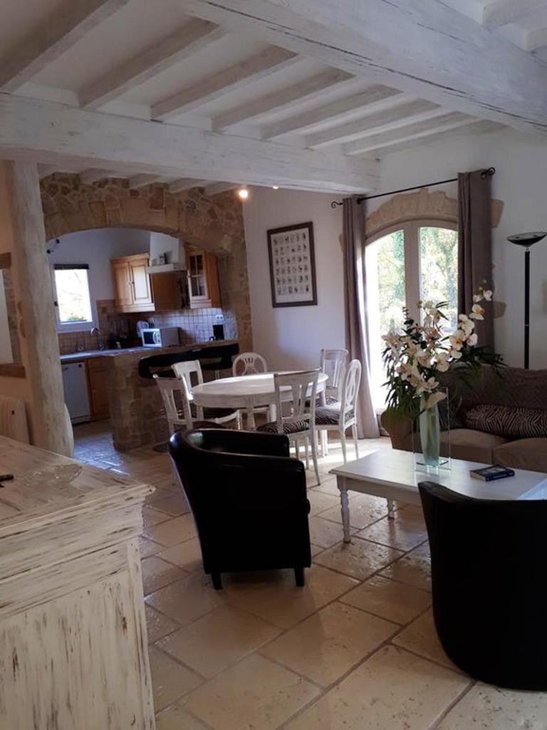 Maison de 3 chambres avec piscine partagee jardin clos et wifi a Mons photo 3