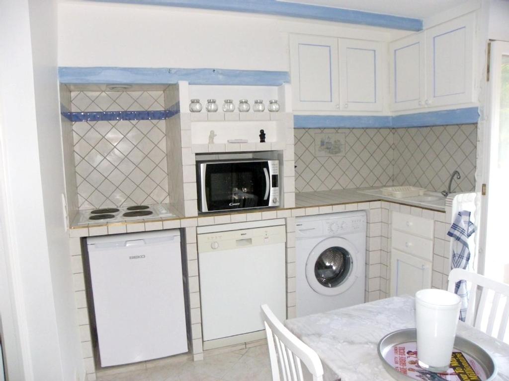 Appartement d'une chambre avec vue sur la ville jardin amenage et wifi a Le Plan de la Tour a 6 km de la plage photo 4