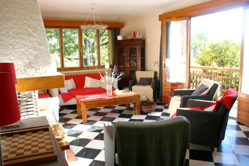 Chalet de 7 chambres avec sauna jardin et wifi a Briancon a 1 km des pistes photo 1