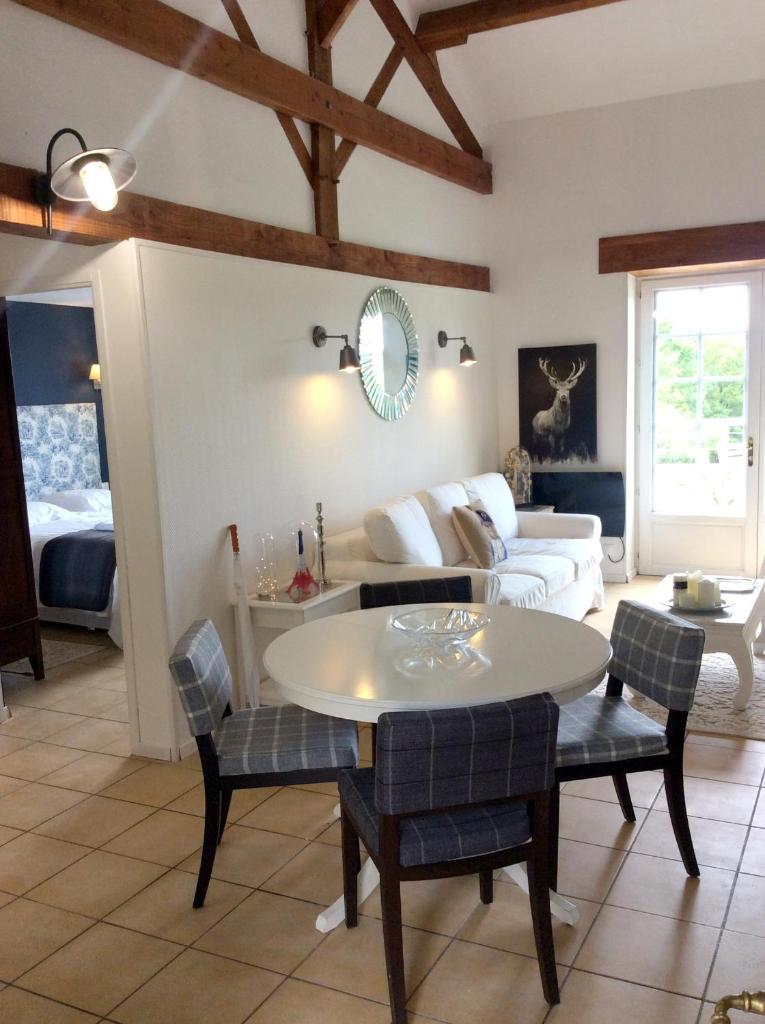 Maison d'une chambre avec piscine partagee sauna et jardin amenage a Abjat sur Bandiat photo 4