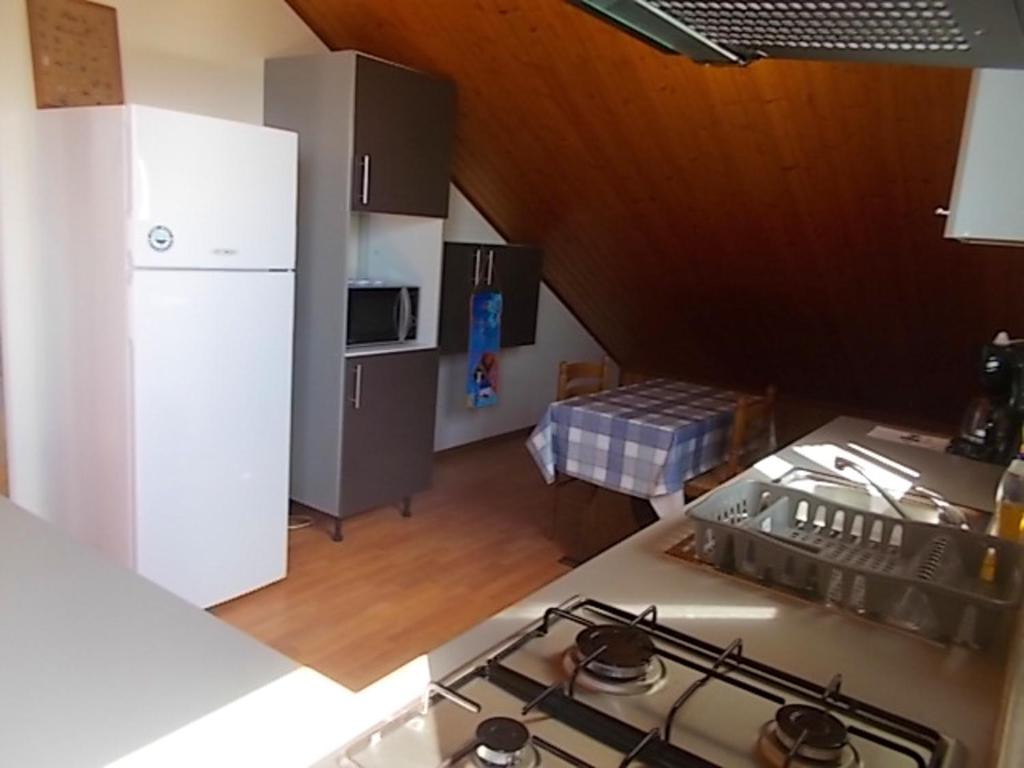 Appartement de 2 chambres avec vue sur la mer terrasse amenagee et wifi a Saint Paul photo 2