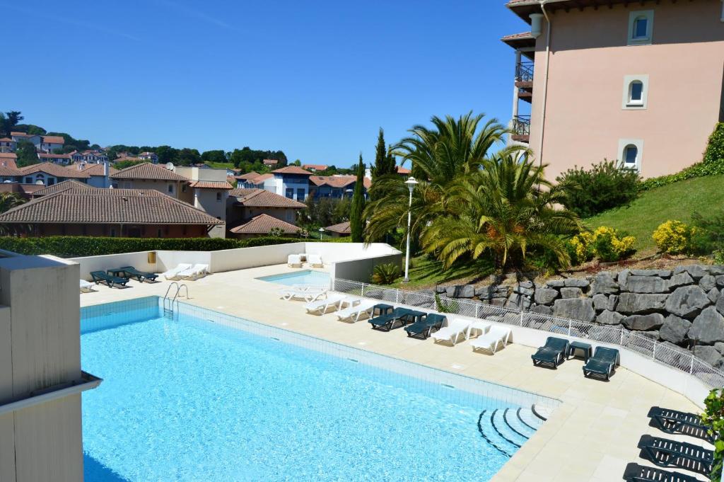 Studio a Urrugne a 300 m de la plage avec vue sur la mer piscine partagee et balcon amenage photo 3