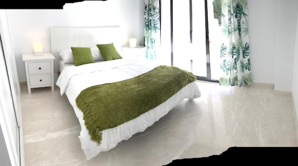 2 bedrooms appartement with sea view shared pool and furnished garden at Malaga 2 km away from the beach photo 4