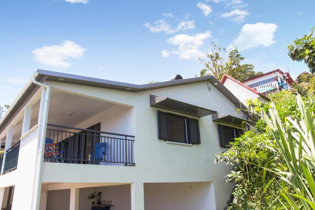 Maison de 2 chambres avec vue sur la mer jardin amenage et wifi a Sainte Rose a 2 km de la plage photo 1