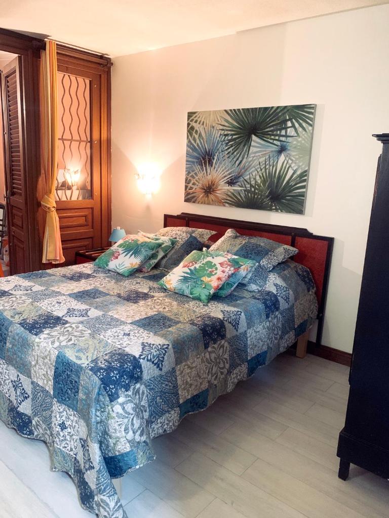 Studio a Sainte Anne a 600 m de la plage avec piscine partagee terrasse amenagee et wifi photo 2