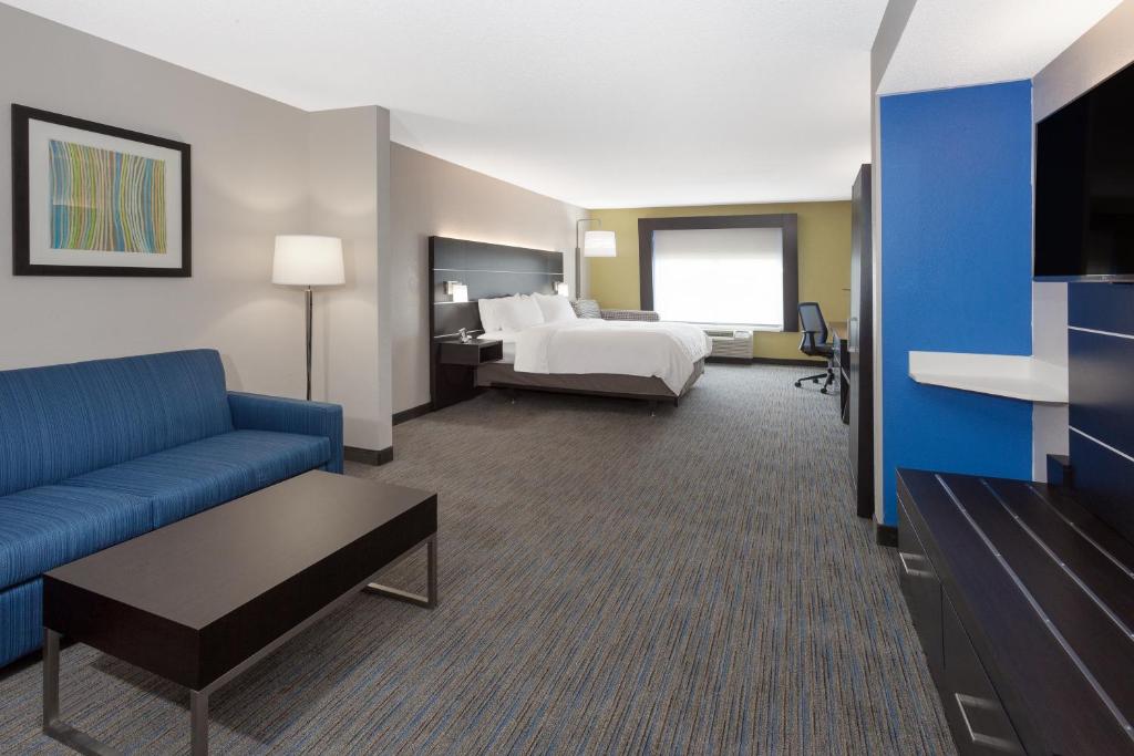 Holiday Inn Express & Suites Culpeper, an IHG Hotel photo 3