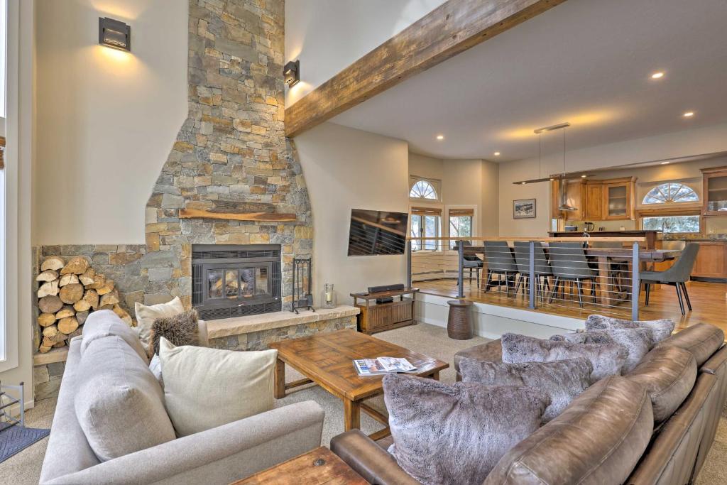 Townhome about 4 Mi to Beaver Creek and 8 Mi to Vail!