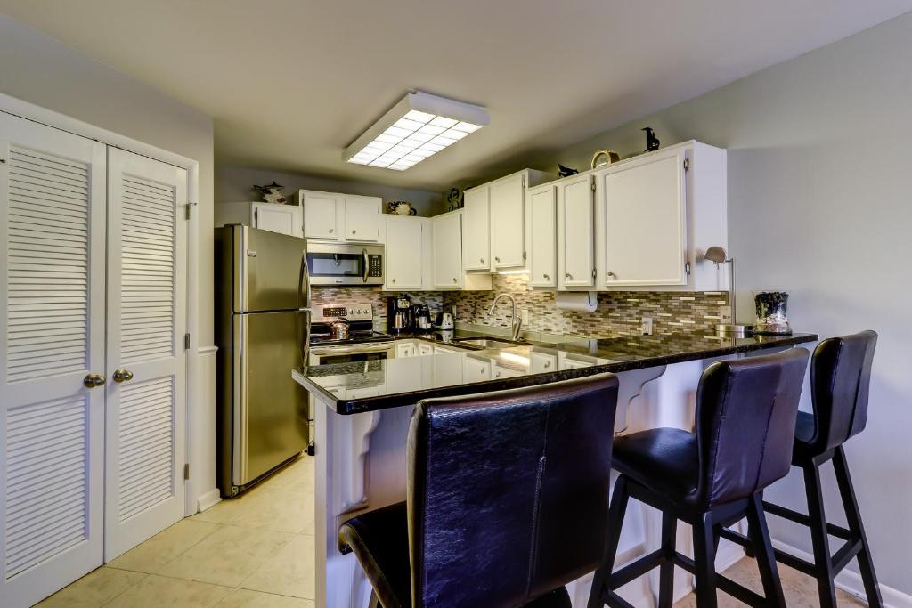 512 Oceanwalk 2 BR Forest Beach Condo image
