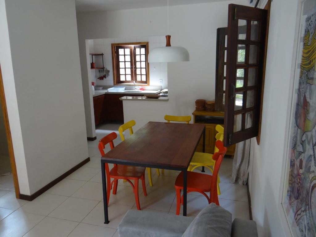 Casa confortável completa em condomínio photo 1
