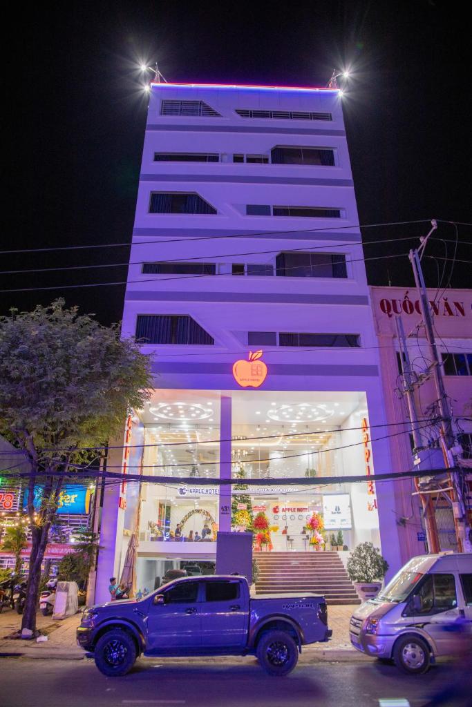 Apple Hotel