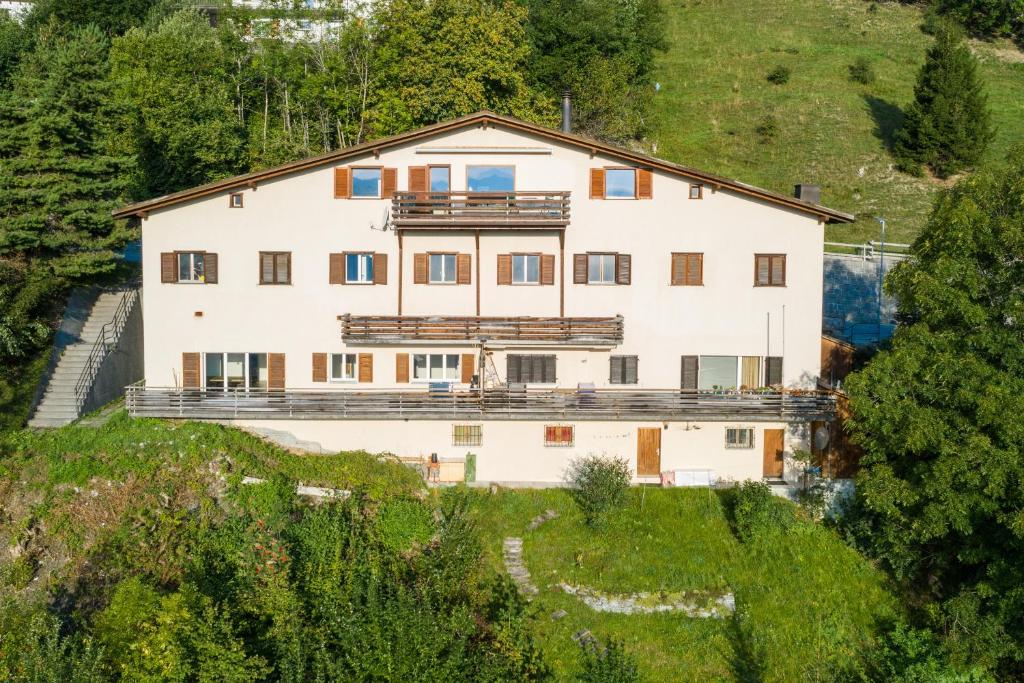 LAAX Homes - Casa Fau photo 1