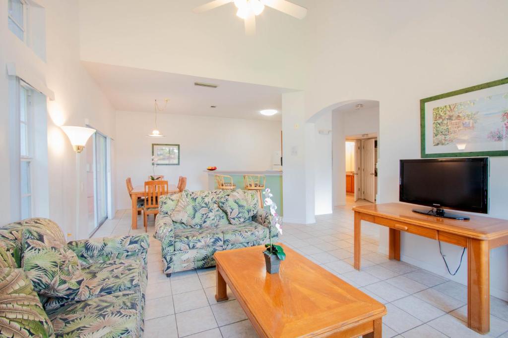 Berkley Lake Townhomes image