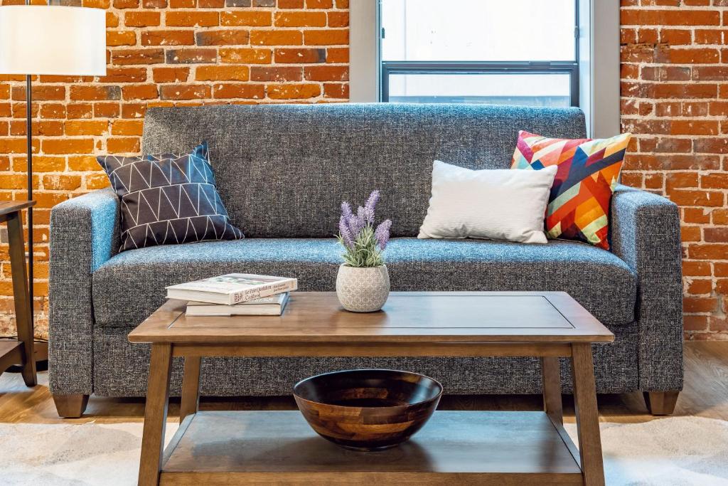 Riverfront Park Travel Apartments image