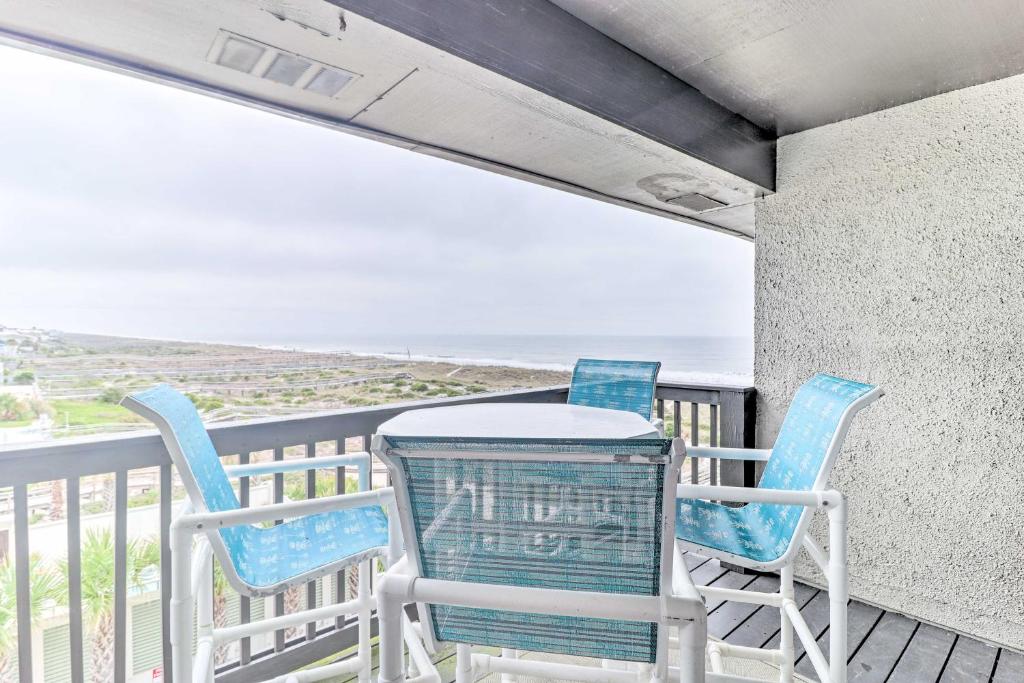 Fernandina Beach Condo, Steps to Shore and Pool! photo 3