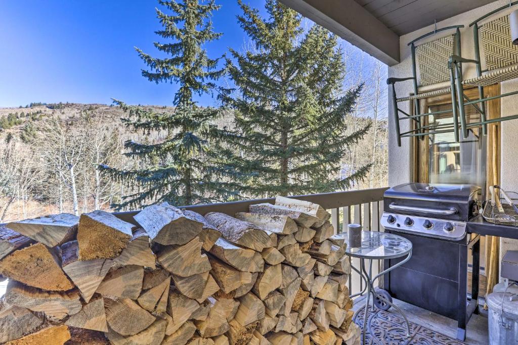 Ski-In and Ski-Out Beaver Creek Condo with Mtn Views! photo 2