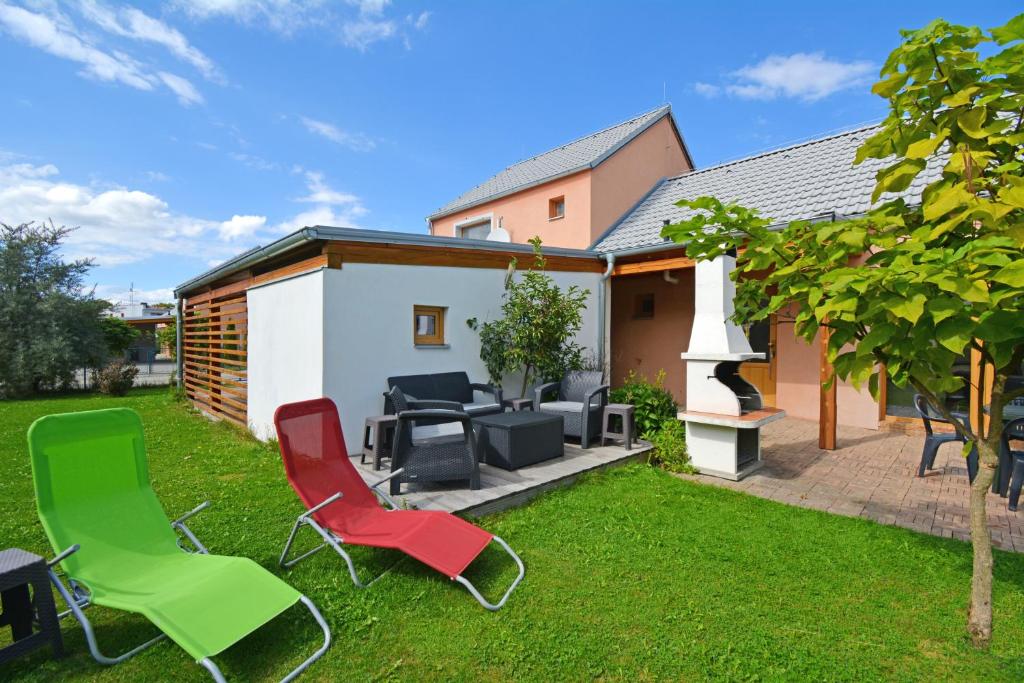 4 bedrooms house with enclosed garden and wifi at Lomnice nad Luznici 7 km away from the beach photo 1