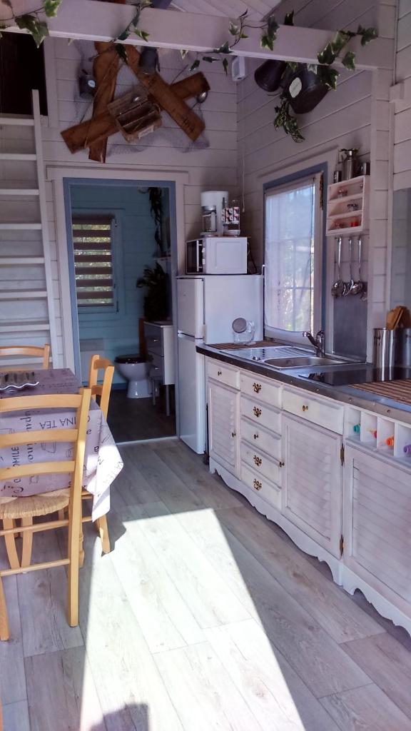 Chalet de 2 chambres avec piscine partagee jardin amenage et wifi a Dausse photo 3