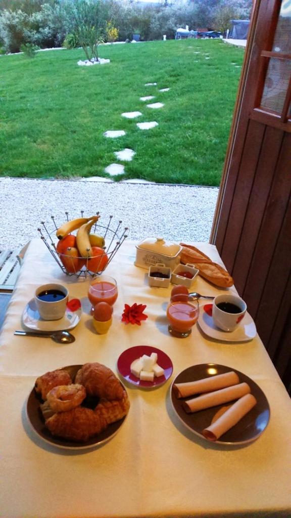 Chalet de 2 chambres avec piscine partagee jardin amenage et wifi a Dausse photo 2