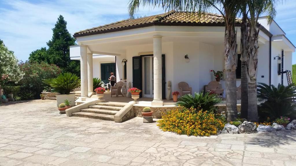 6 bedrooms house with shared pool jacuzzi and enclosed garden at Muro Leccese photo 1