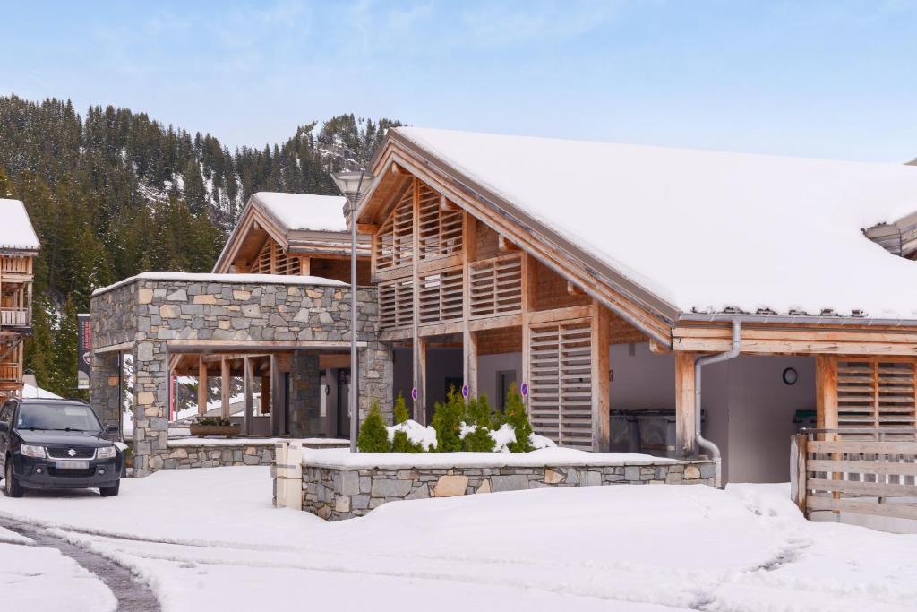 Appartement de 4 chambres a Flaine a 500 m des pistes avec piscine interieure terrasse amenagee et wifi photo 2