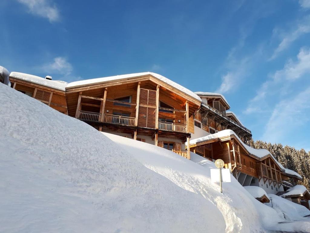 Appartement de 4 chambres a Flaine a 500 m des pistes avec piscine interieure terrasse amenagee et wifi