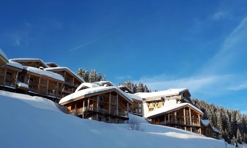 Appartement de 4 chambres a Flaine a 500 m des pistes avec piscine interieure terrasse amenagee et wifi photo 3