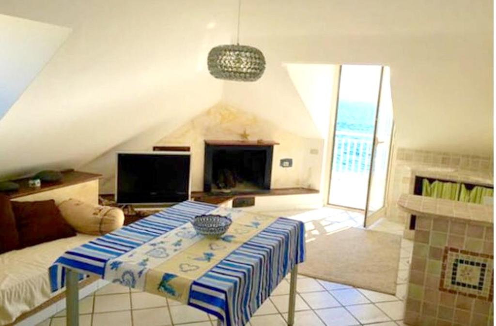 One bedroom appartement at Mascali 10 m away from the beach with sea view furnished terrace and wifi photo 3