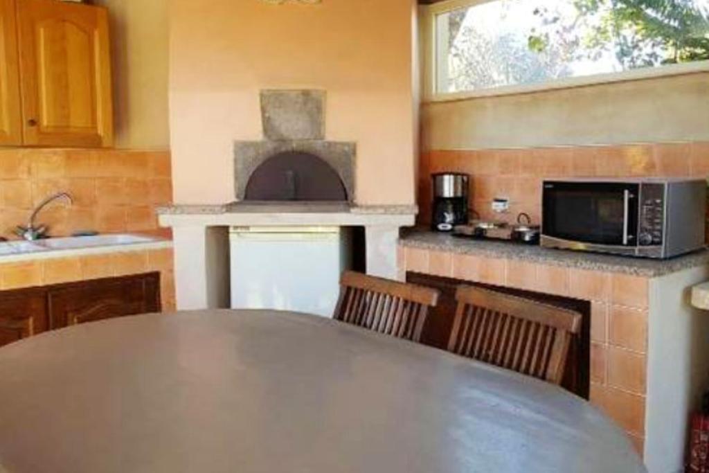 Maison d'une chambre avec jardin clos et wifi a Martigues a 1 km de la plage photo 4