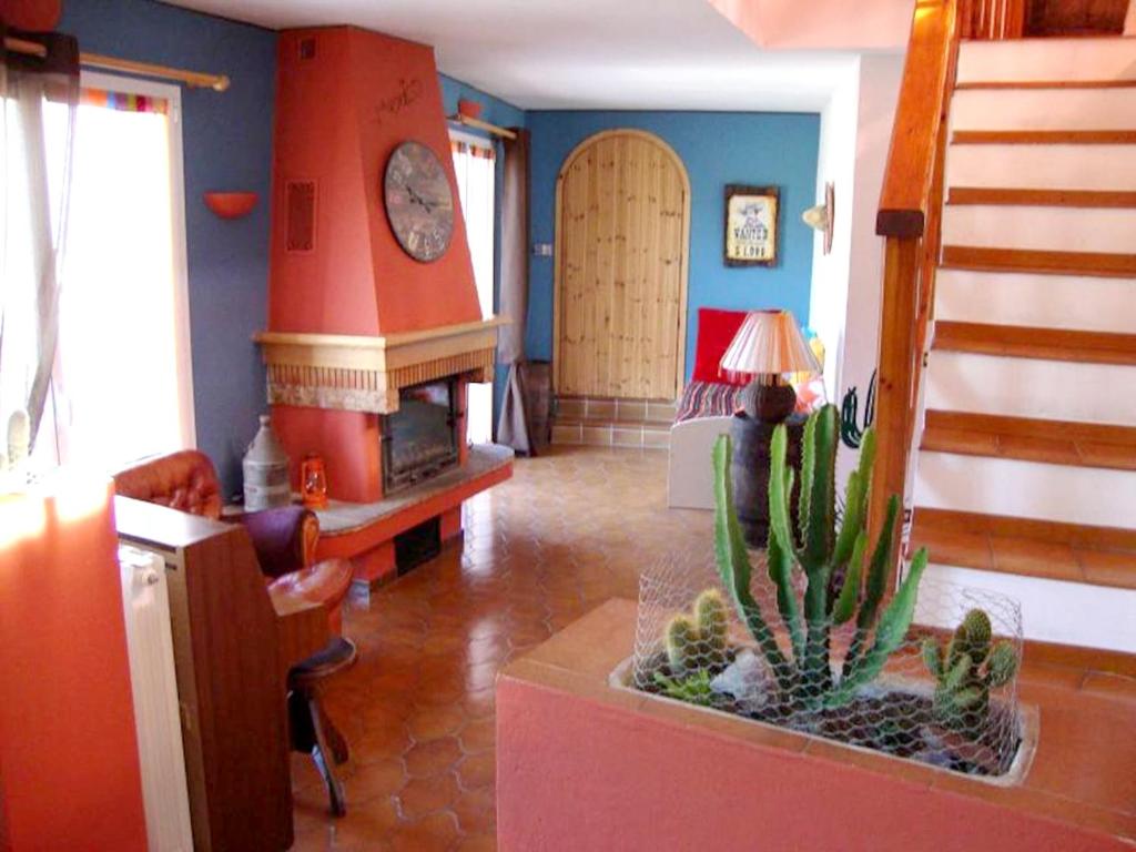 6 bedrooms house with furnished terrace and wifi at Olivetta photo 2