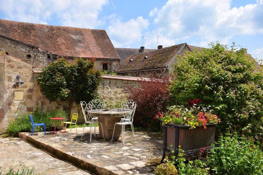 Maison de 2 chambres avec jardin clos et wifi a Souvigny photo 4