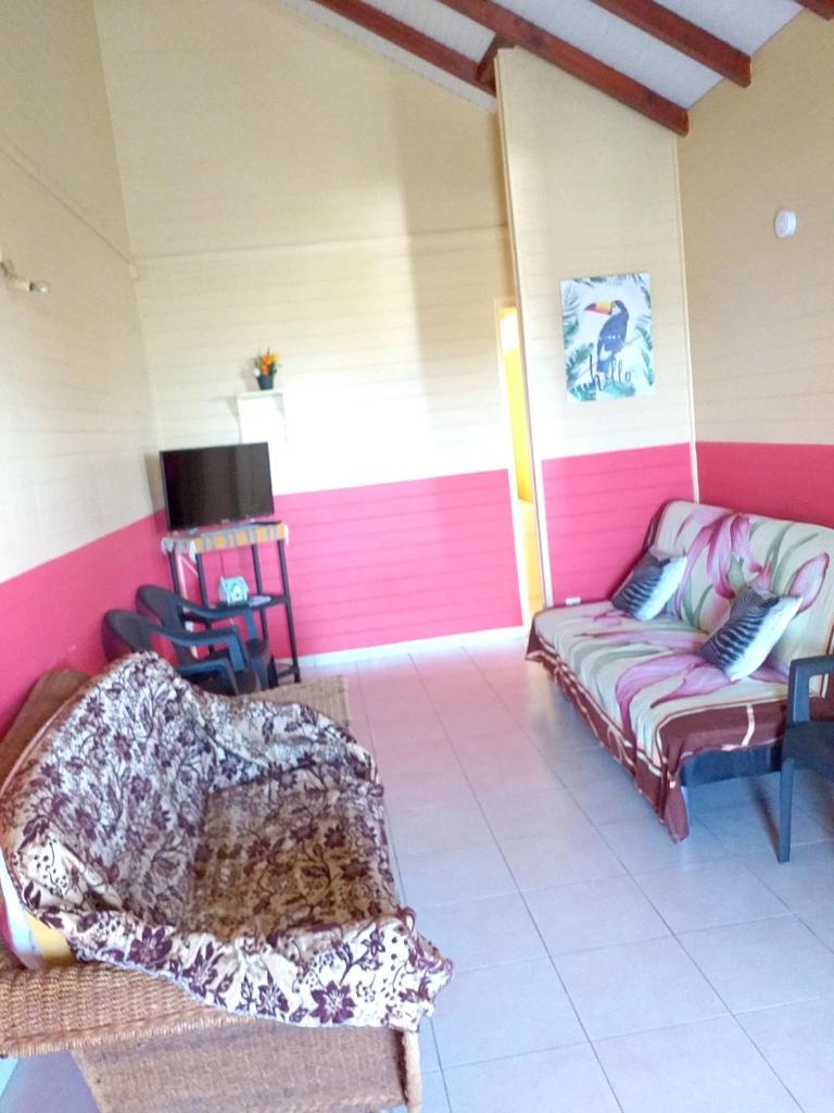 Appartement de 2 chambres a Sainte Rose a 300 m de la plage avec vue sur la mer jardin clos et wifi photo 1